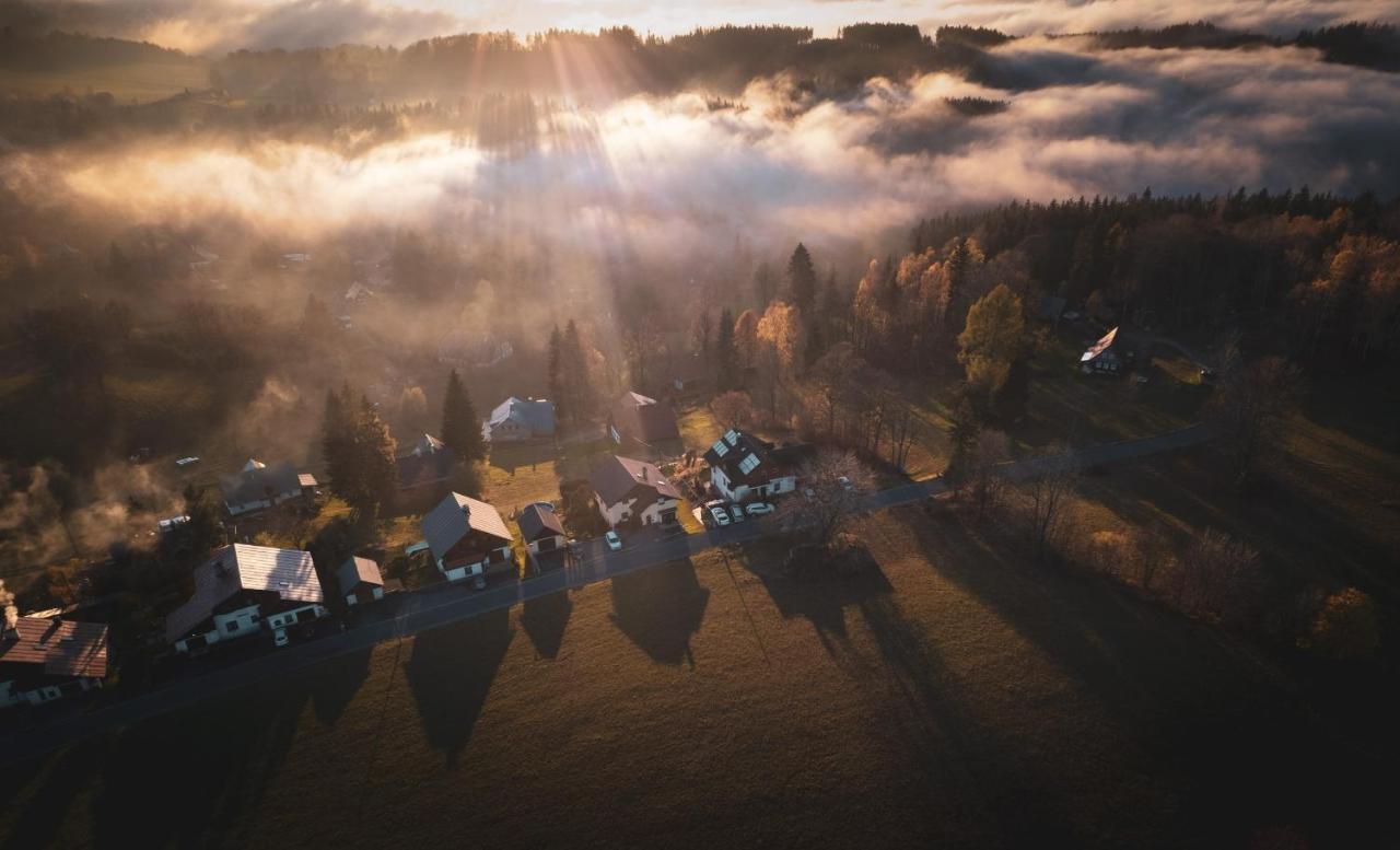 Penzion Zrzka โกเชนอฟ ภายนอก รูปภาพ