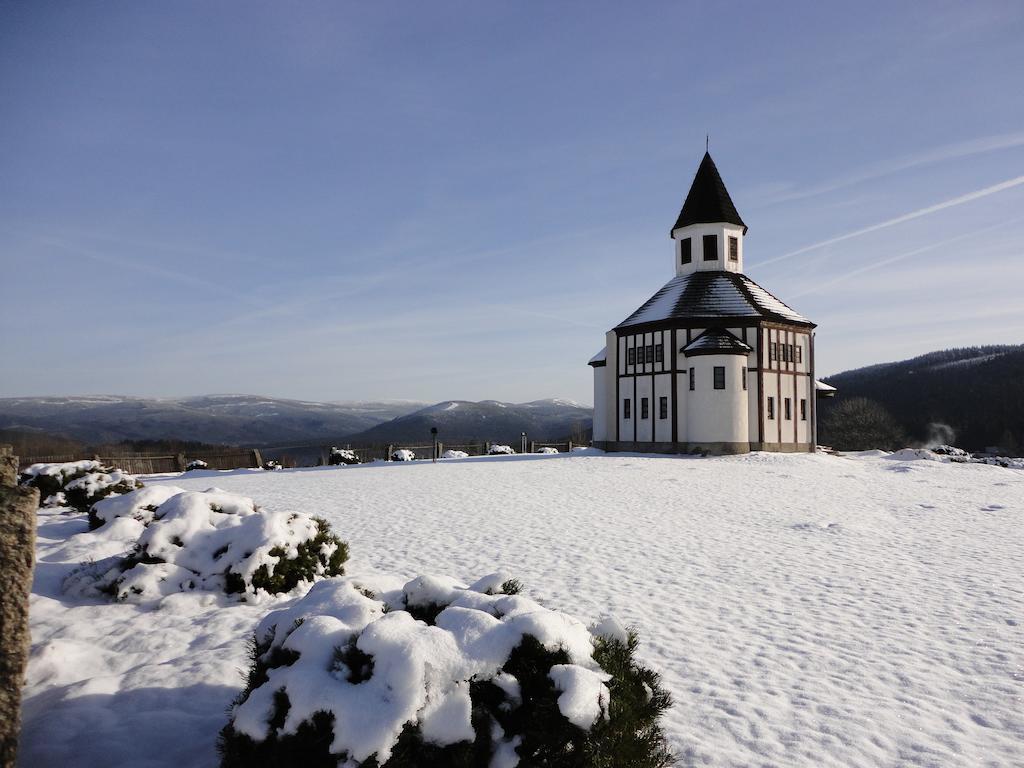 Penzion Zrzka โกเชนอฟ ภายนอก รูปภาพ