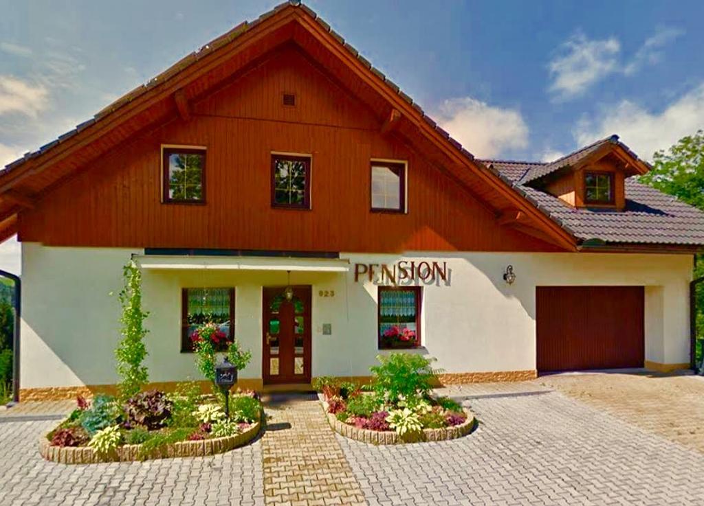 Penzion Zrzka โกเชนอฟ ภายนอก รูปภาพ